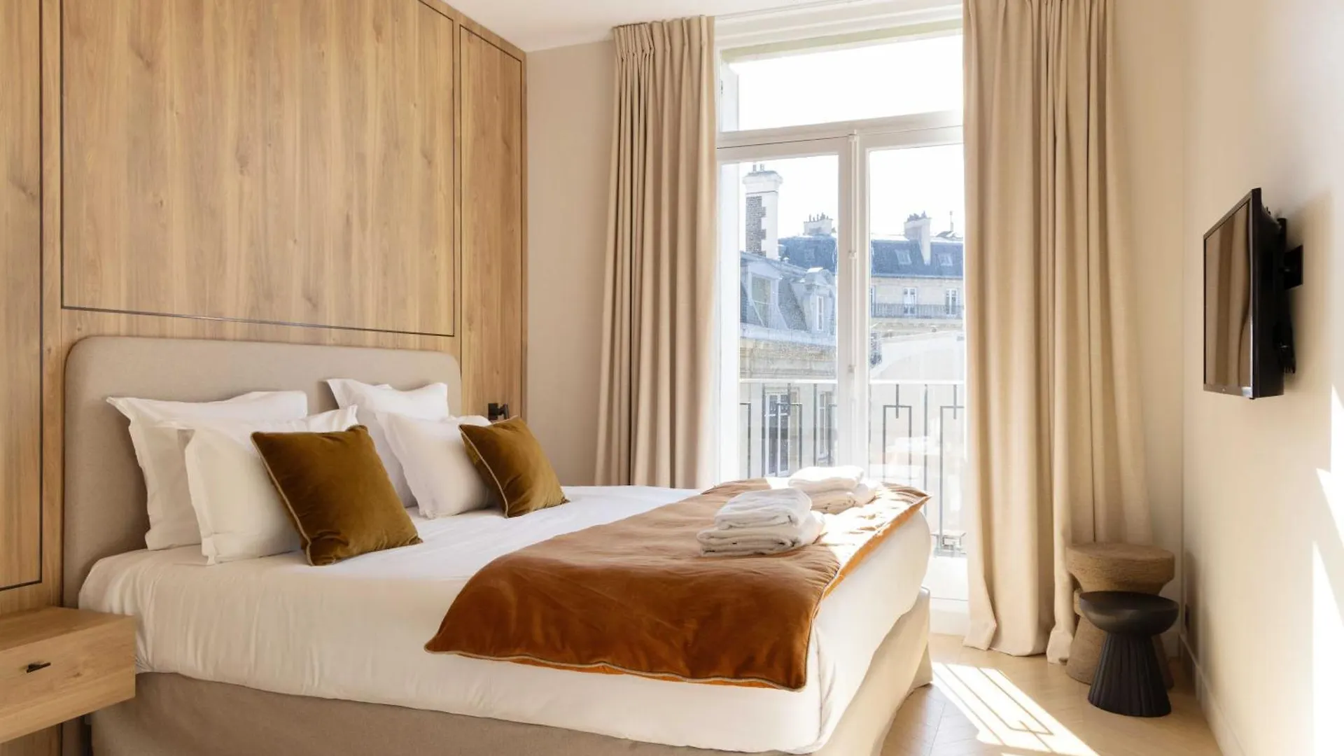 Spacious & Modern - Eiffel Tower Apartment *